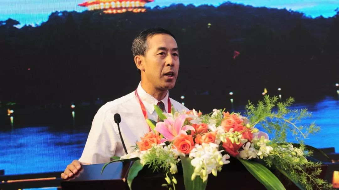 首届全国白癜风学术会议今日开幕