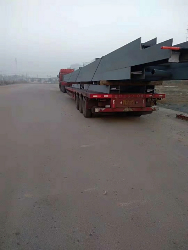 钢结构屋面安装要做什么资料,大面积钢结构屋面如何施工