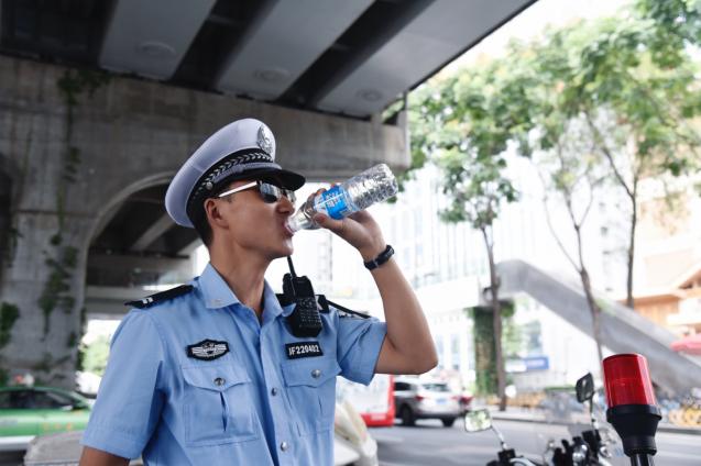 一缕清凉一片爱意爱心好水送给最美的你