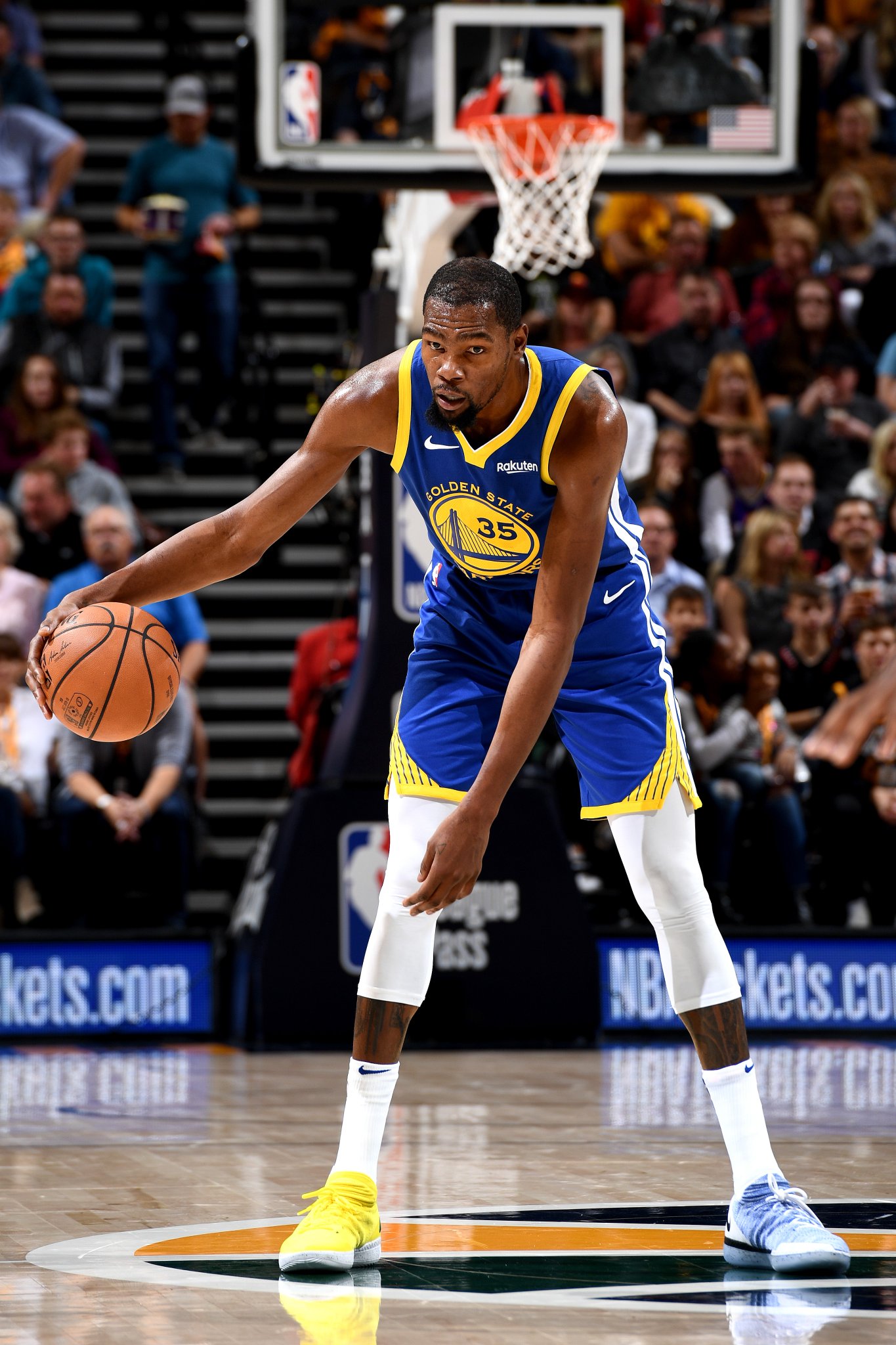 NBA今日球鞋精选：杜兰特蜜汁审美自创鸳鸯鞋安踏为汤神出新款