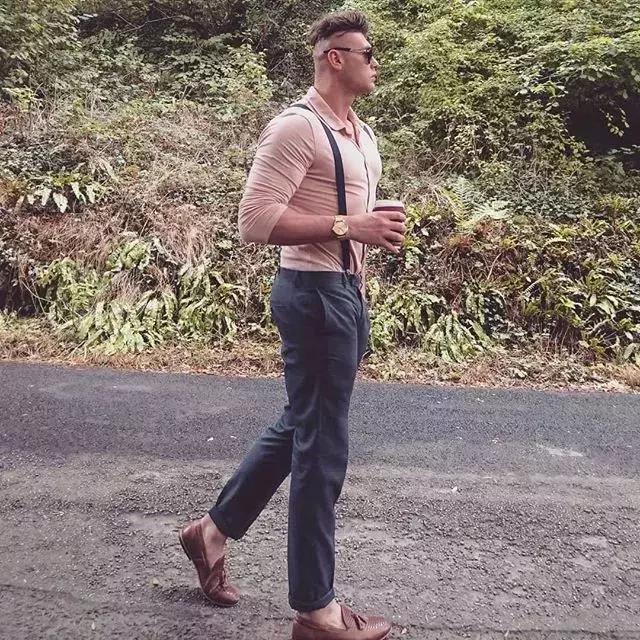 摆脱“全员恶人紫”和“原谅绿”,粉色才是最时尚的颜色