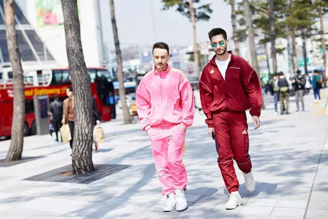 摆脱“全员恶人紫”和“原谅绿”,粉色才是最时尚的颜色