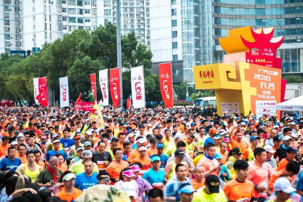 广汽三菱奕歌雪地越野视频,广汽三菱奕歌2021