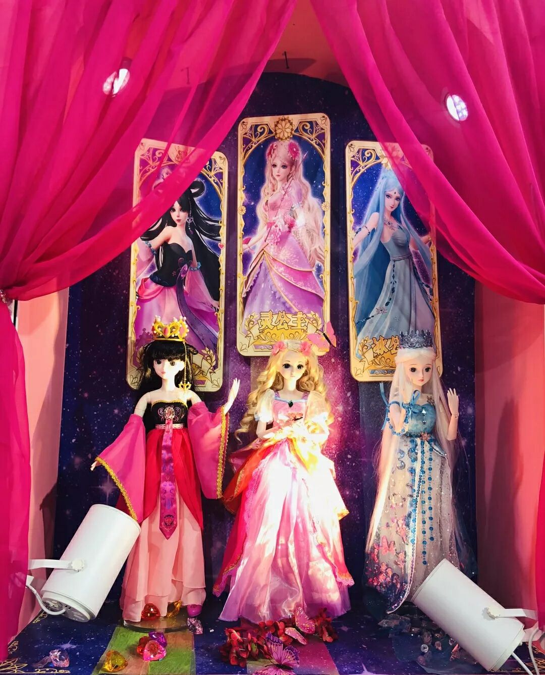 假如叶罗丽穿越到了星学院,叶罗丽娃娃还有没有缔结契约