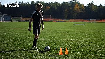 足球基本技术动作要领讲解,足球怎样100%假动作骗过敌人