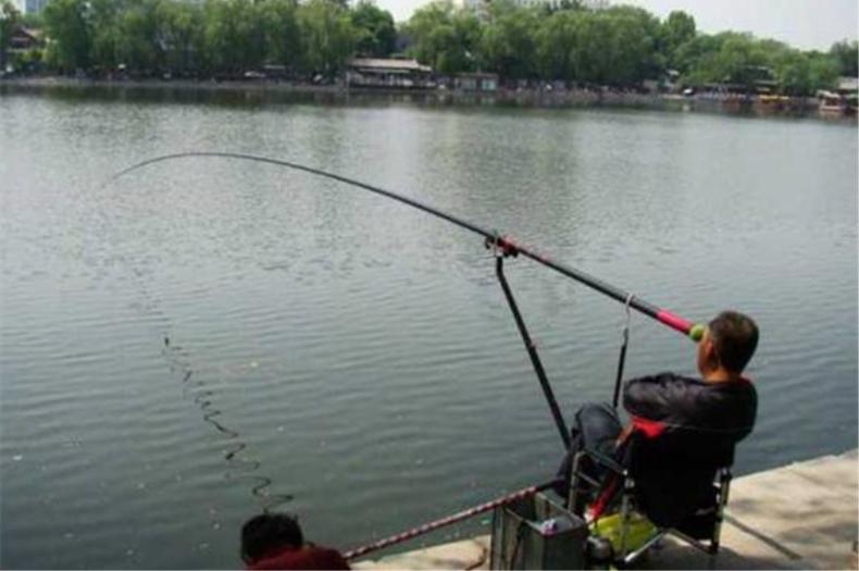 鱼钩的绑法怎么绑在鱼竿上,鱼钩简单绑钩方法图解