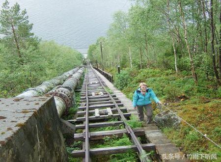 世界最“恐怖”阶梯直接吓到游客腿软，华山第一险，你去过吗