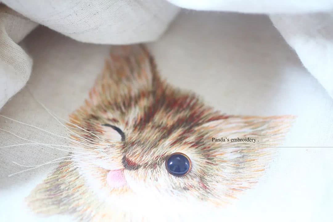 87年美女用针线“撸猫”，还斩获国际大奖，“这猫要活了！”
