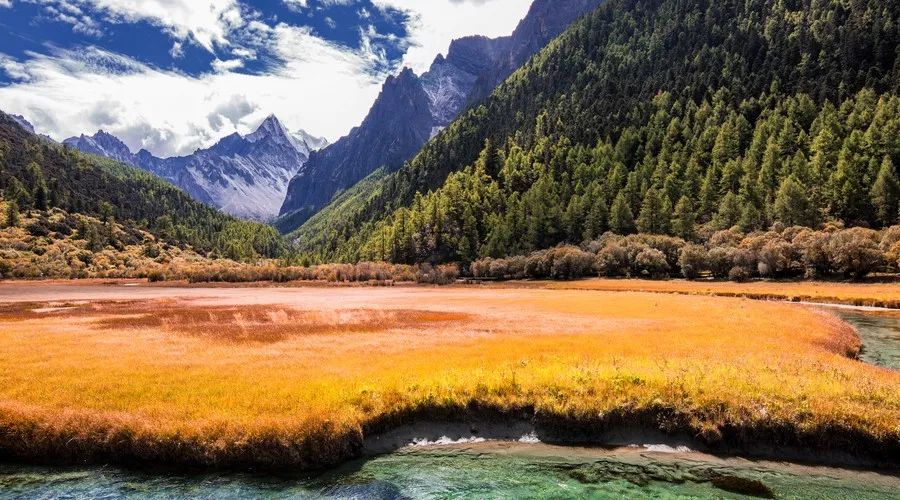 稻城亚丁旅游攻略 (西藏稻城亚丁美景)