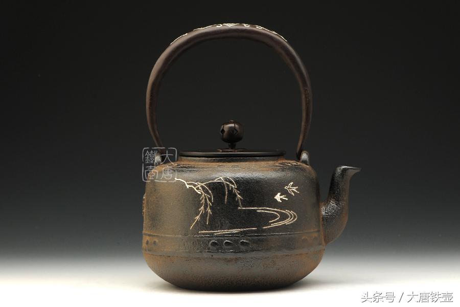 日本竹节提梁铁壶,铁壶经典壶型