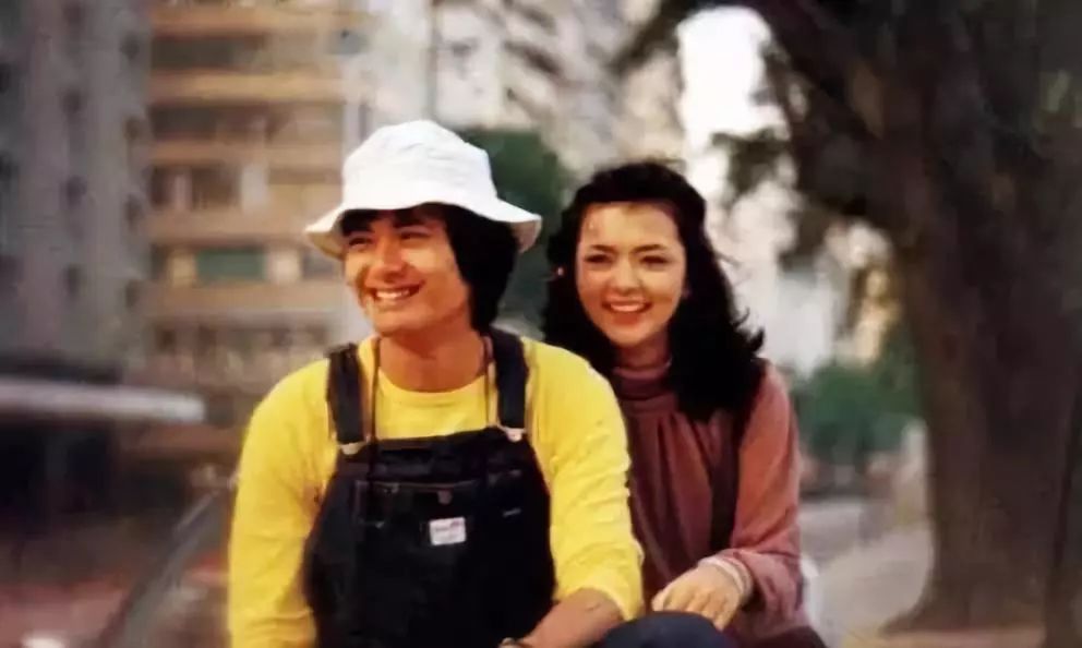 无双电影小马哥,小马哥周润发电影英雄本色动图