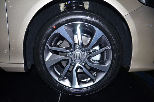 东风本田inspire跟本田雅阁哪个好,本田inspire和雅阁具体有什么不同