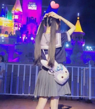 蔡萝莉穿马面裙,蔡萝莉穿粉色裙子