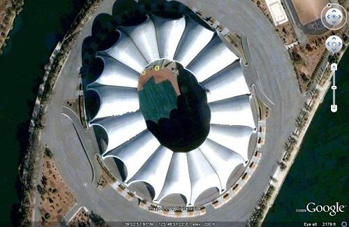 这个体育馆大约一共能容纳多少人,这个体育馆大约能容纳多少人