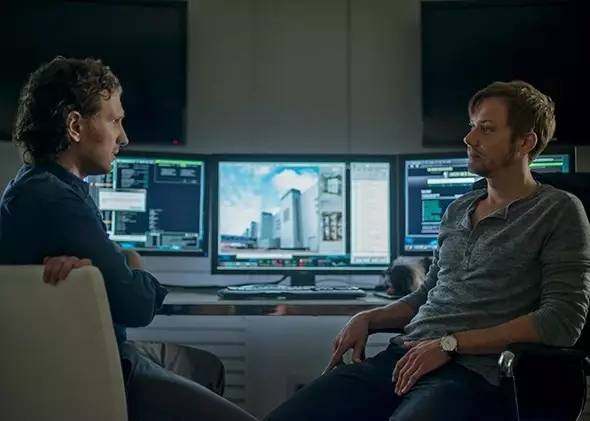 豆瓣7.9的悬疑佳作，一开头就是反转，看后你想砸掉自己的电脑