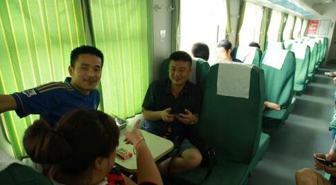 一个人火车硬座如何打发时间,一个人坐高铁怎么打发时间