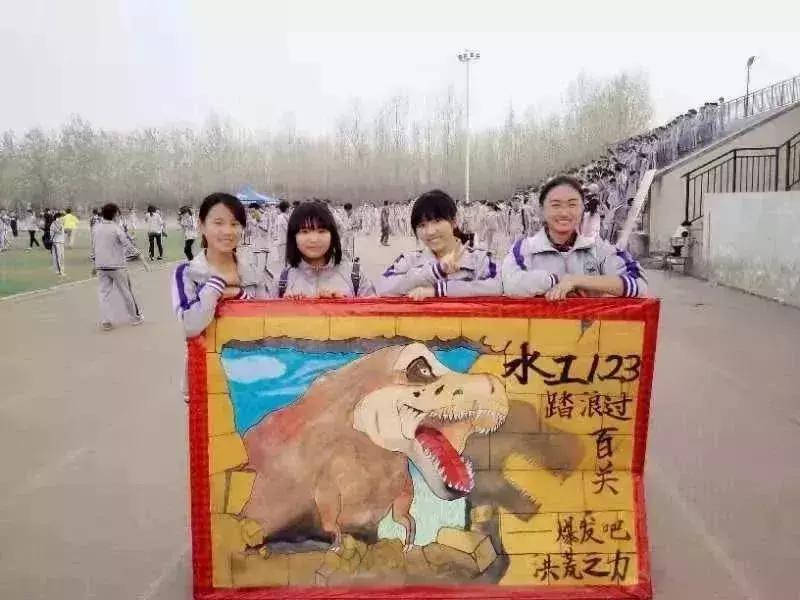 郑州高校学霸强势回归宿舍,郑大今年学霸宿舍
