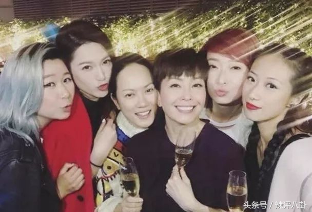 苟芸慧和老公视频,李亚男苟芸慧钟嘉欣