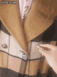 大衣不用熨烫怎么去褶皱,毛呢大衣脏了不用洗