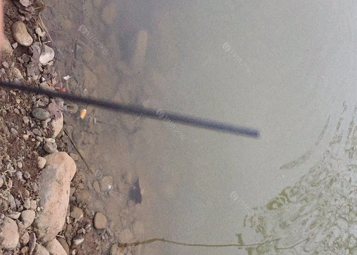 钓鱼竿稍总是断是怎么回事,竿稍总是滑到第二节里面出不来