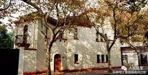 名人笔下的秋天散文,名家笔下的秋天摘抄