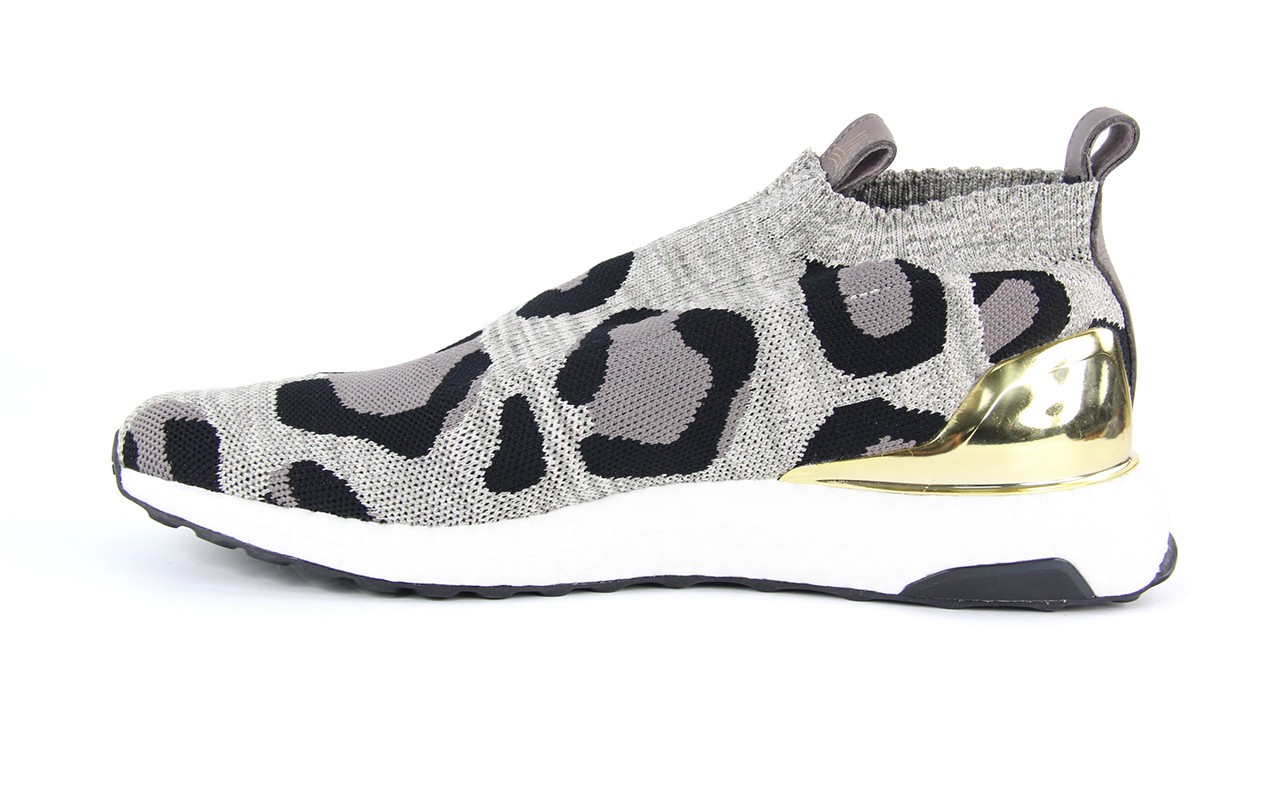 最流行的三双鞋,好看又冷门的足球鞋