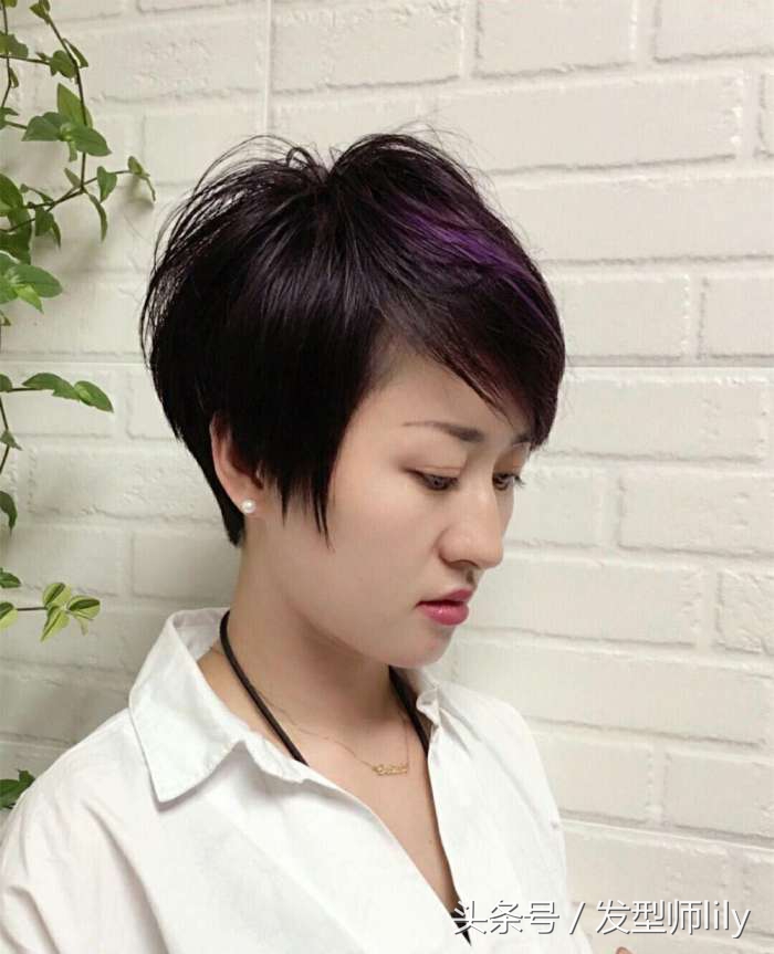 适合发量多且蓬的短发烫,露耳短发蓬松烫什么样的