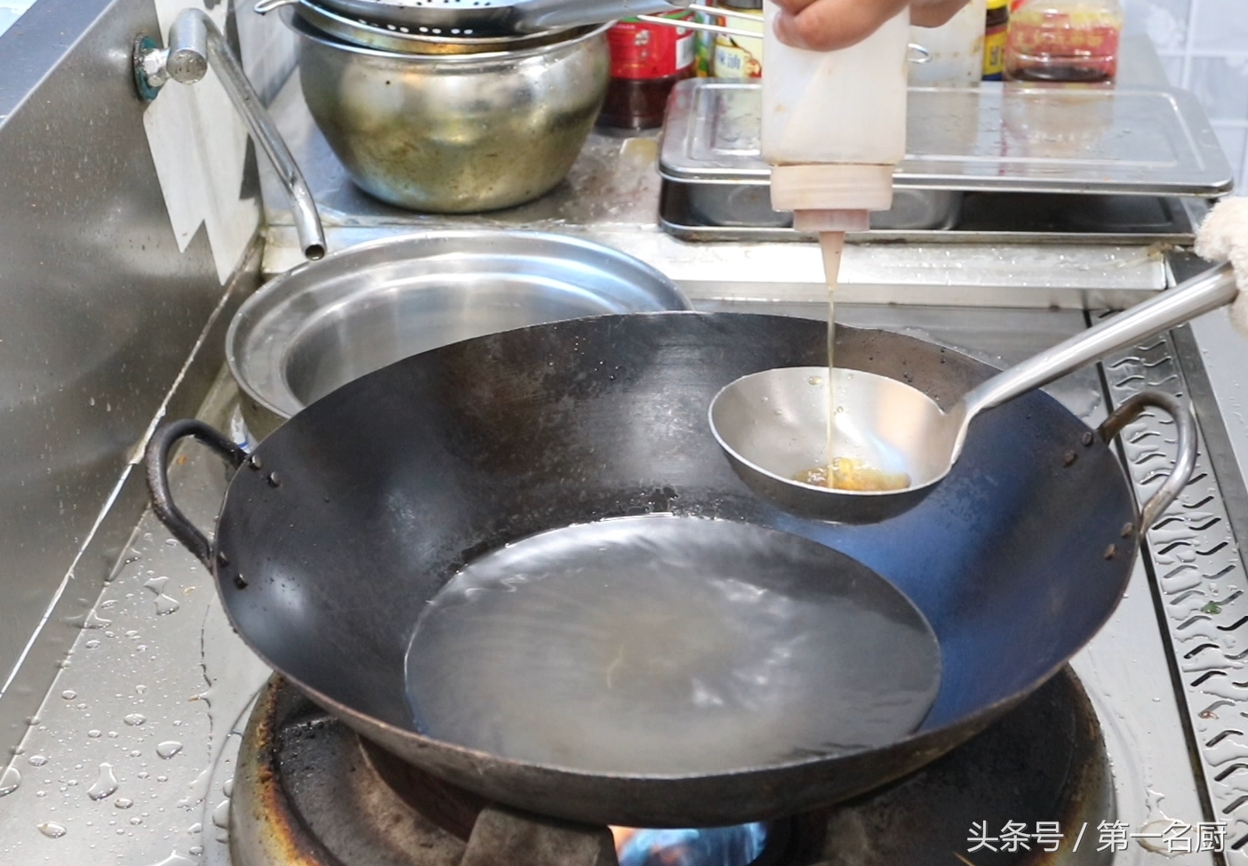 这才是正宗猪肝面的正确做法,好吃的猪肝做法了解一下