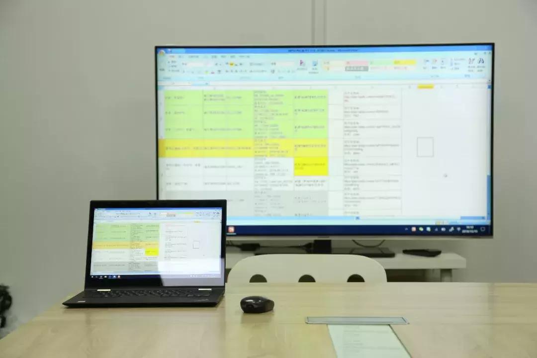 怎么实现笔记本与电视无线投屏,电脑显示屏和电视怎么同屏