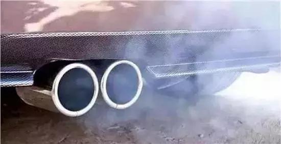 车子机油加多了怎么吸出来,机油加多了车子跑不动怎么办