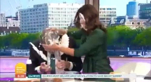 浜湁100涓囩矇涓濆嵈琚槻绗戠殑瑙嗛,700涓囩矇涓濆拰骞崇簿鑻变富鎾鍢茶