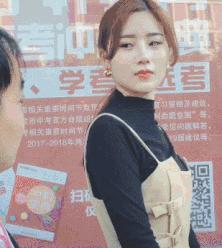 爆笑gif图外国人真会玩真正的王者,搞笑gif趣图为了玩游戏也是拼了