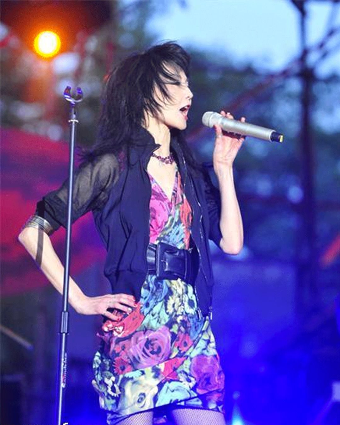 moschino联名款为什么便宜,花小钱买大牌化妆品