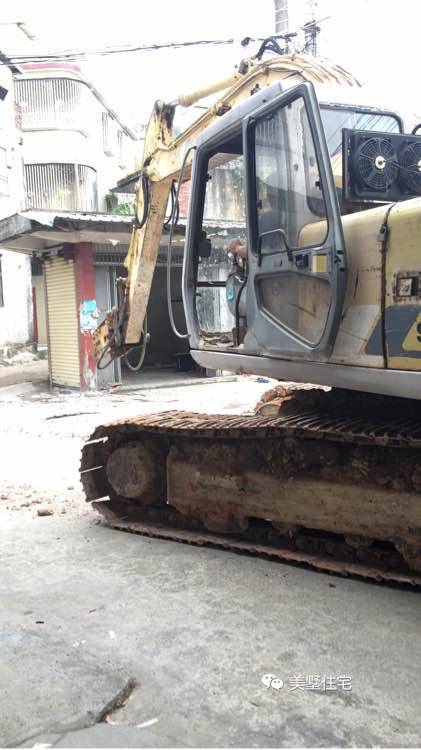 农村三层自建房旧房改造全过程,农村旧房翻修屋顶造别墅