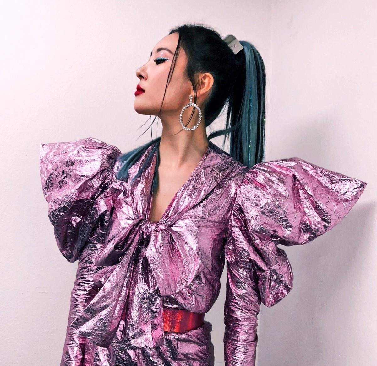 李宣美穿短裙子 (李宣美红毯2018)