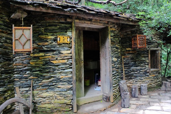 天生桥自然成形的石桥,天生桥喀斯特