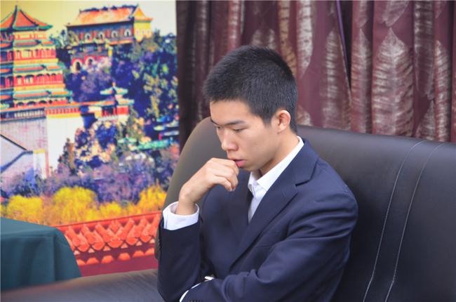 阿含桐山杯李钦诚和辜梓豪比赛,辜梓豪最新对局直播围甲