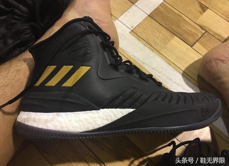 德里克罗斯上脚最后一代签名鞋,花有重开日玫瑰再绽放