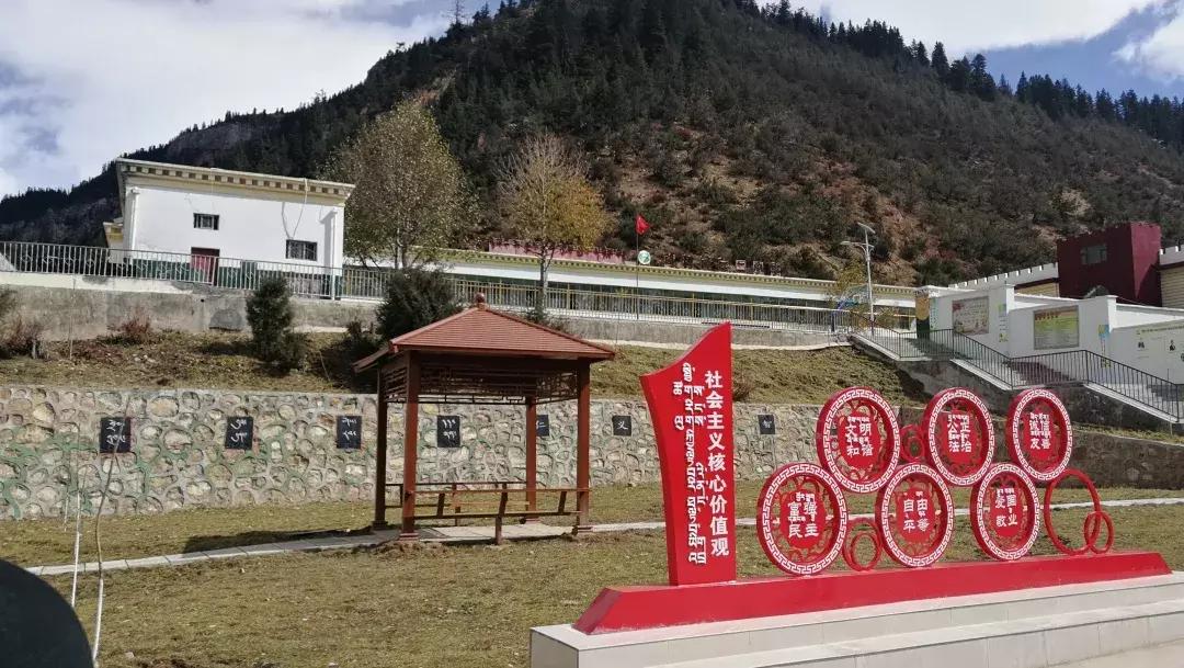 从漏雨“草堂”到现代化校园——*藏西**昌都4000米高原学堂话变迁