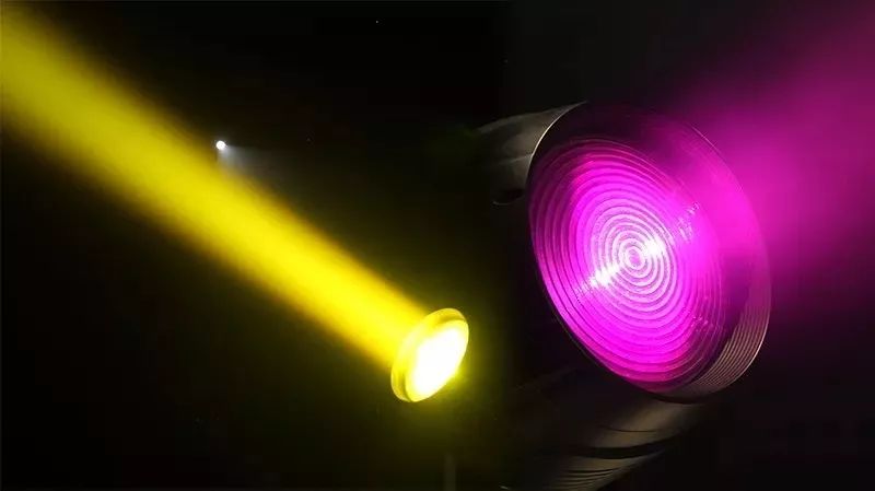 目前最火的切割灯,切割灯舞台效果