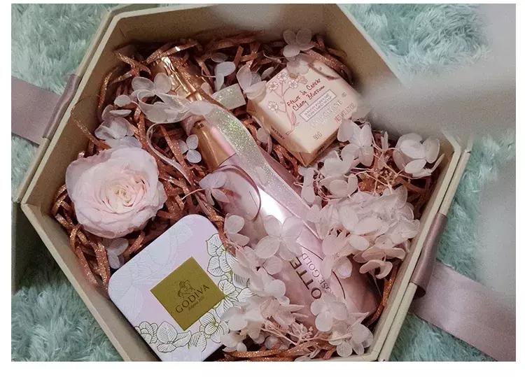 唐嫣大婚婚礼场景曝光伴娘美到爆,唐嫣婚礼上的伴手礼