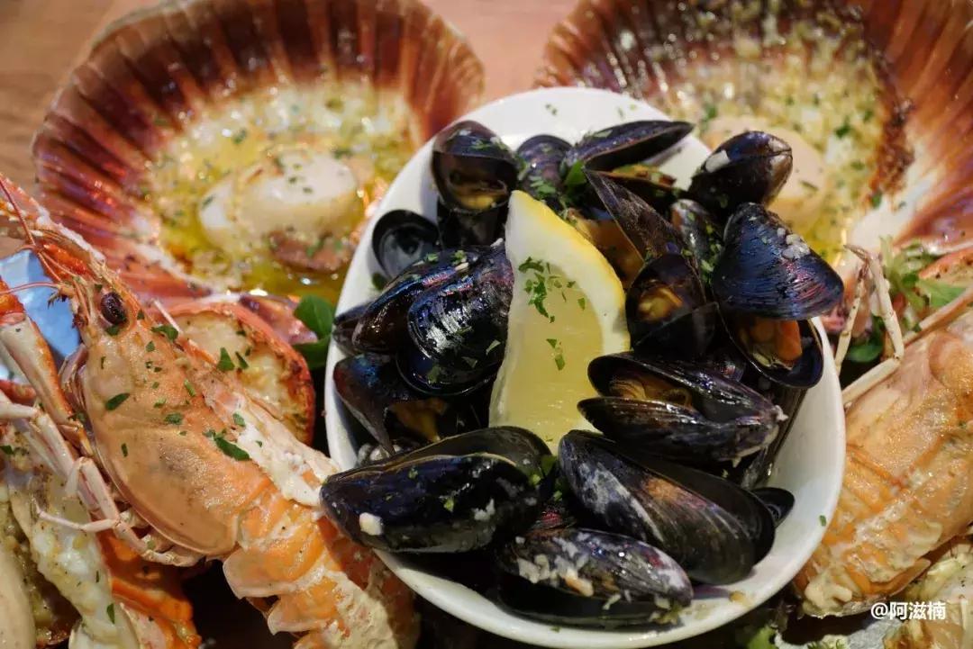 为了吃世界上最好吃的青花鱼，我飞去了挪威，光是捕捞船价值4亿