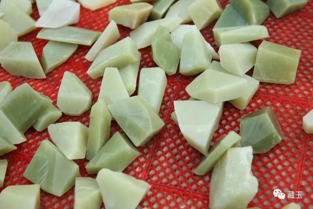 一块黄玉有多少钱,哪里黄玉值钱