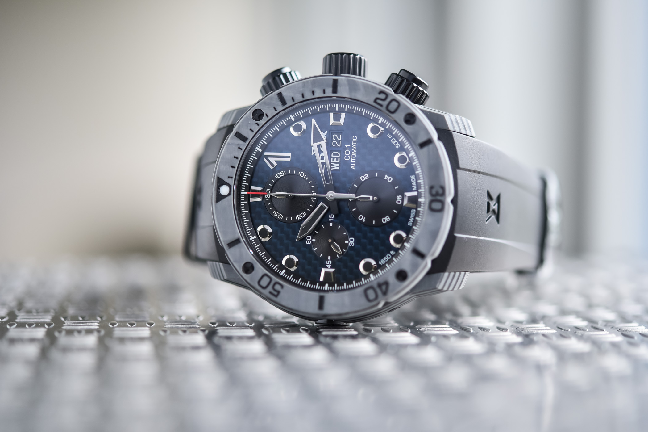 Edox依度CO-1Carbon计时码表——为海上竞速而生