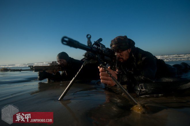 战甲轰鸣尖兵训练,海豹突击队刀战训练教学