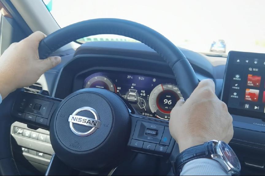 38号车评中心三缸奇骏跑沙漠,老款奇骏越野能力怎么样了