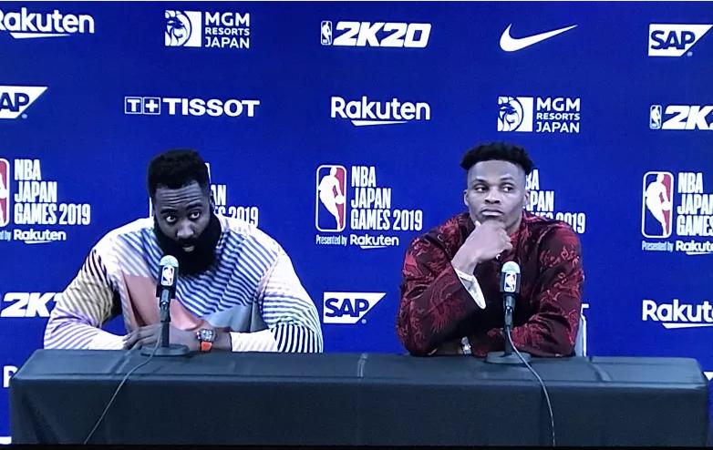 威少最新采访视频,穿唐装采访