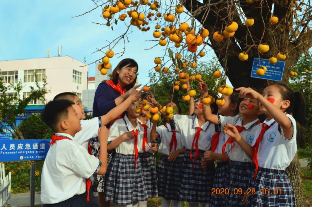 以爱育人温暖童心,以爱育人暖童心