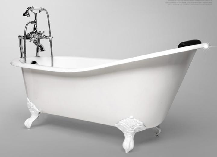 浴缸的水垢和泥垢用什么能够清除,浴缸顽固污渍清洁剂