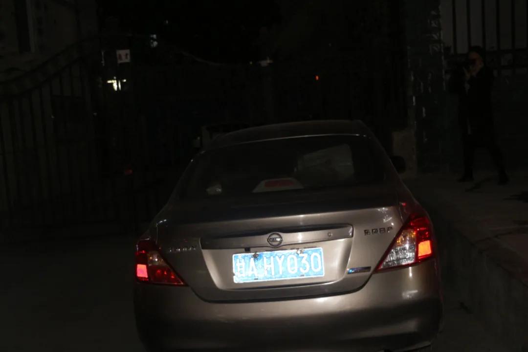 占用消防通道的车主应该怎么处罚,占用消防通道的私家车被拖走